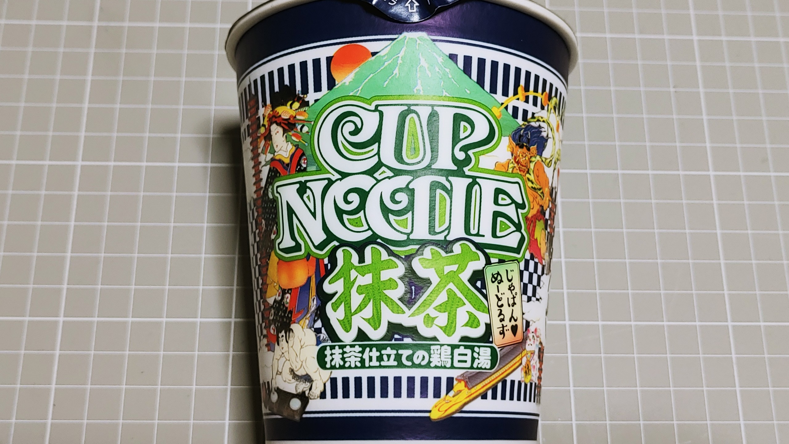 日清 カップヌードル 抹茶 抹茶仕立ての鶏白湯