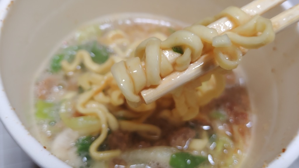 明星 麺神（めがみ）神太麺×旨 味噌