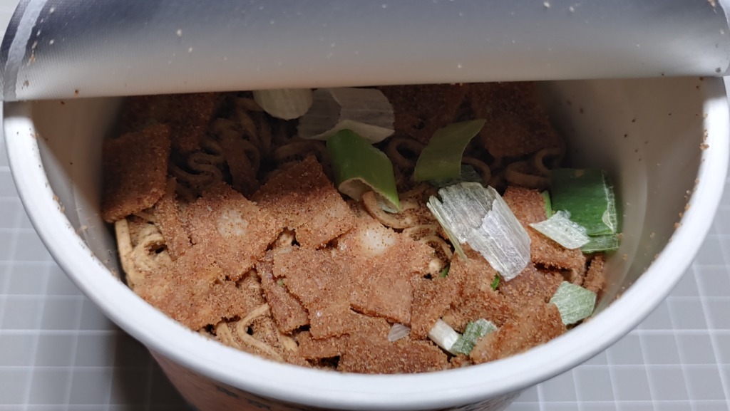 明星 東京・池袋 馳走麺 狸穴監修 ラー油肉蕎麦