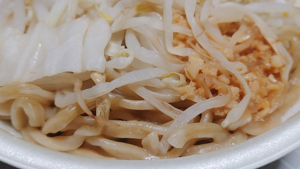 セブンイレブン 中華蕎麦とみ田監修豚ラーメン