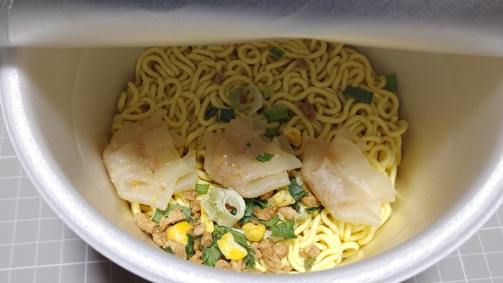 スーパーカップ 四川山椒香る辛味噌ワンタン麺