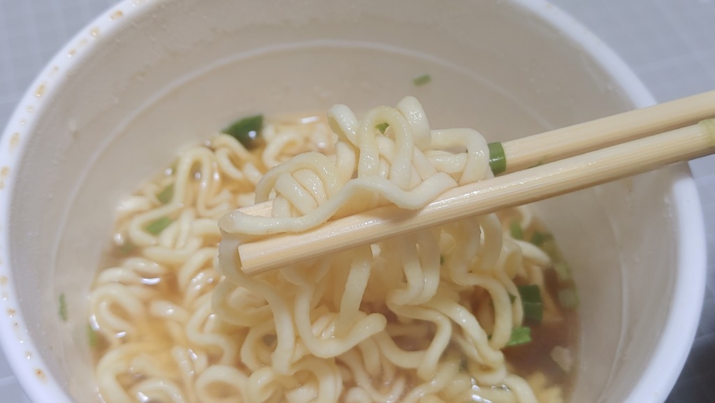 ファミリーマート 八重山そば処小松 肉そば