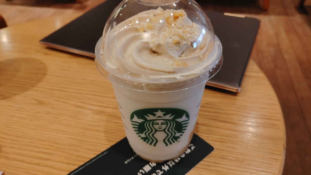 スターバックス バナナアーモンドミルクフラペチーノ