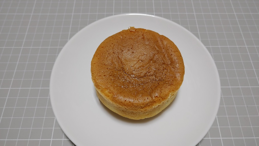 ファミリーマート パンケーキにプリン入れちゃいました！